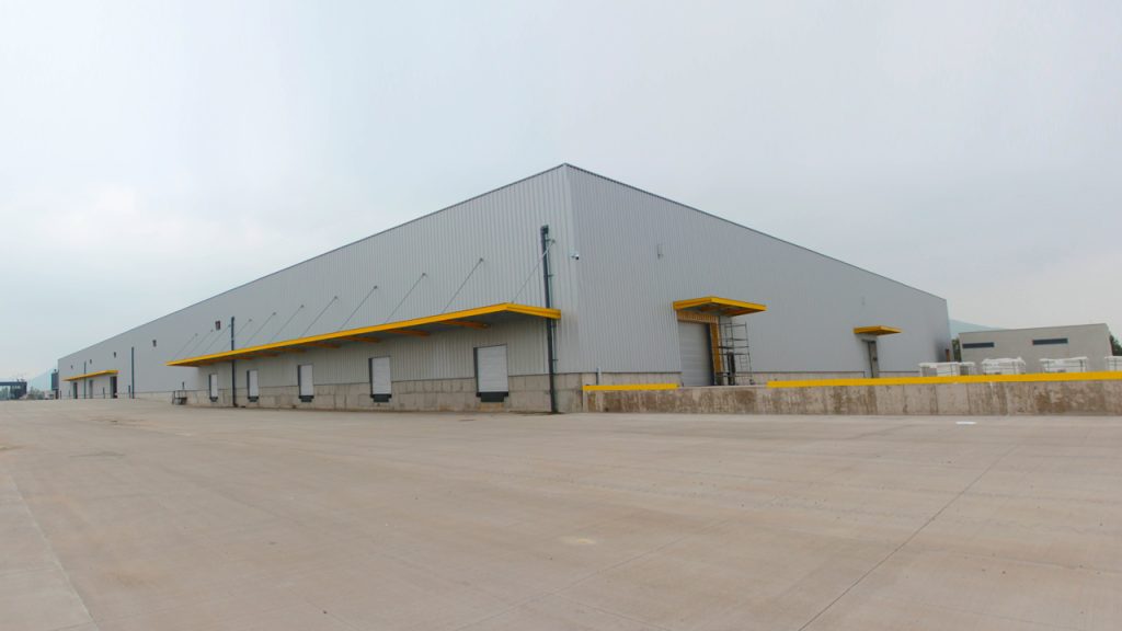 CENTRO DE DISTRIBUCION MK, LAMPA